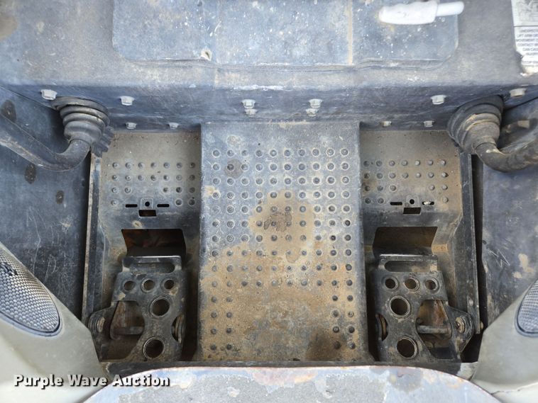 image for item EC0906 Bobcat S750 skid steer loader