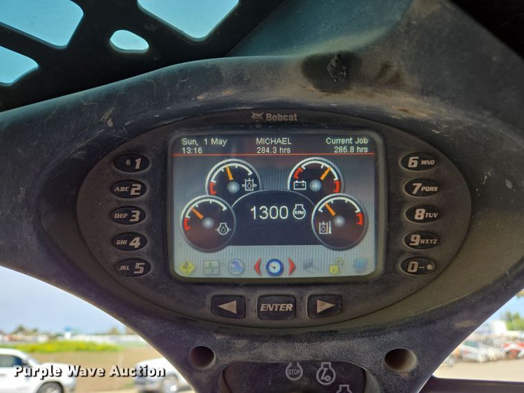 image for item EC0906 Bobcat S750 skid steer loader