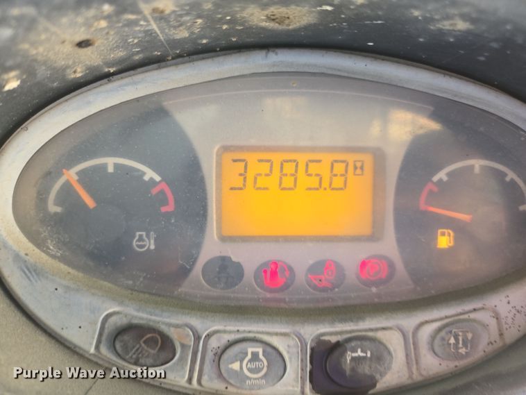 image for item EC0906 Bobcat S750 skid steer loader