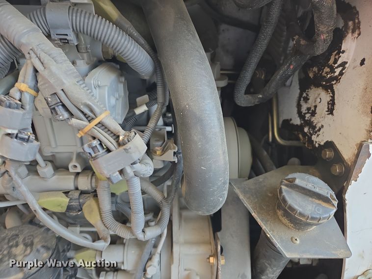 image for item EC0906 Bobcat S750 skid steer loader