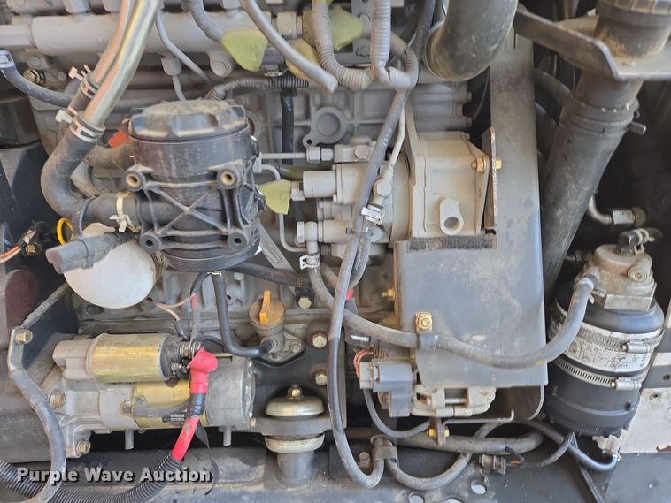 image for item EC0906 Bobcat S750 skid steer loader