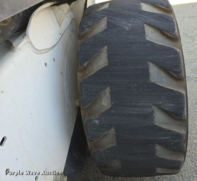 image for item EC0906 Bobcat S750 skid steer loader