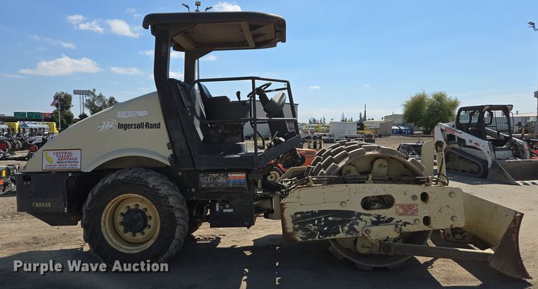 image for item EC0907 2006 Ingersoll Rand SD-70F TF single drum vibratory roller