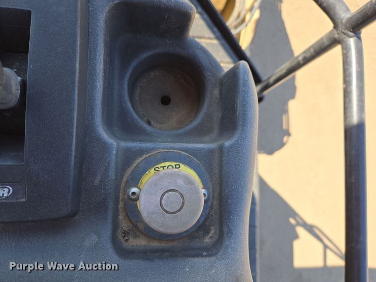 image for item EC0907 2006 Ingersoll Rand SD-70F TF single drum vibratory roller