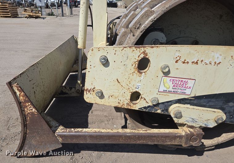 image for item EC0907 2006 Ingersoll Rand SD-70F TF single drum vibratory roller