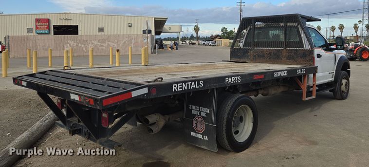 image for item EC0908 2017 Ford F550 flatbed truck