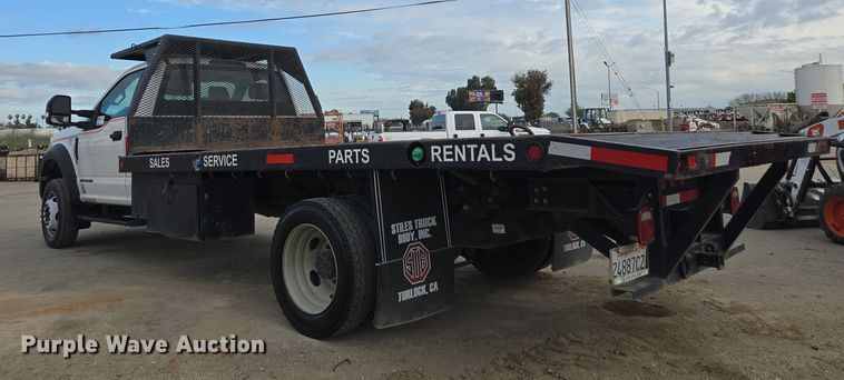 image for item EC0908 2017 Ford F550 flatbed truck