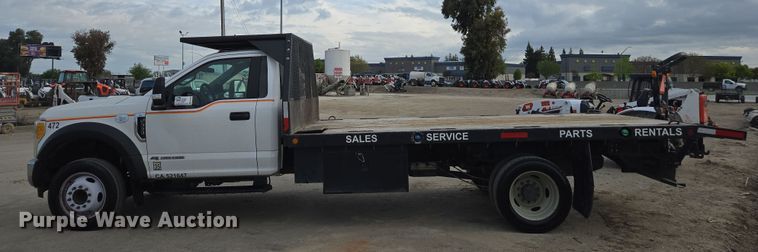 image for item EC0908 2017 Ford F550 flatbed truck