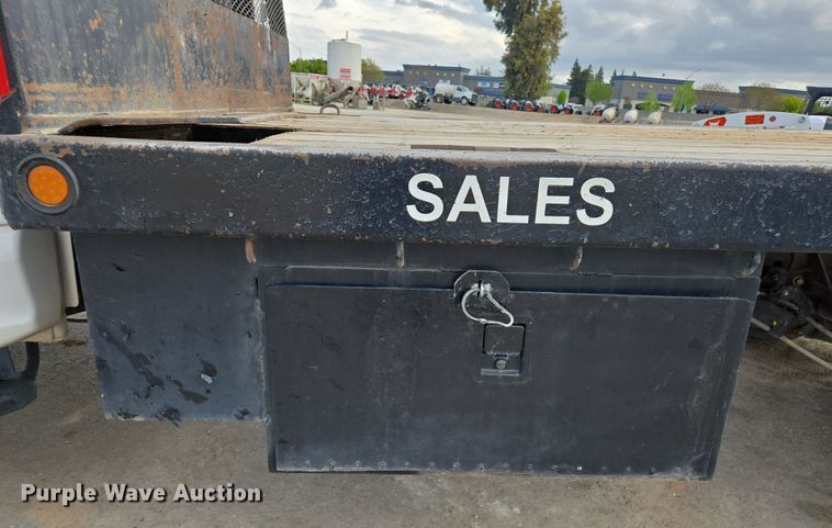 image for item EC0908 2017 Ford F550 flatbed truck
