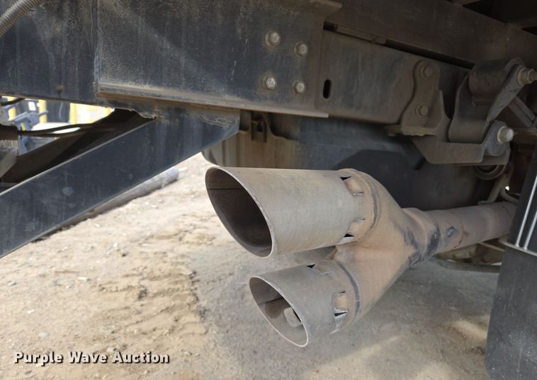 image for item EC0908 2017 Ford F550 flatbed truck