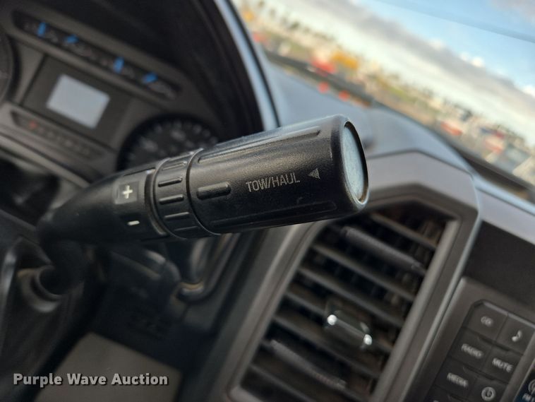 image for item EC0908 2017 Ford F550 flatbed truck