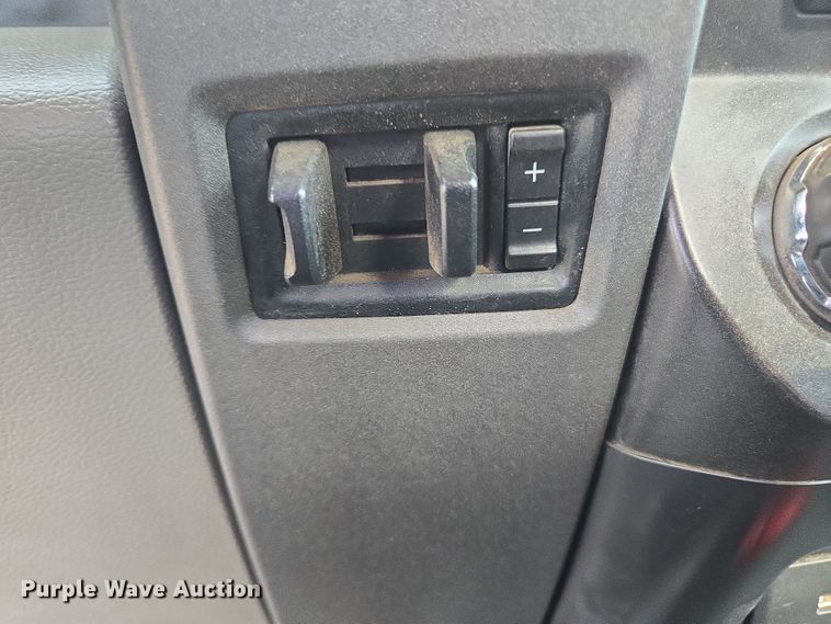 image for item EC0908 2017 Ford F550 flatbed truck