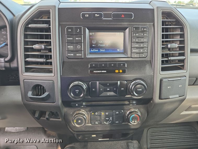 image for item EC0908 2017 Ford F550 flatbed truck