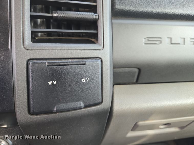 image for item EC0908 2017 Ford F550 flatbed truck