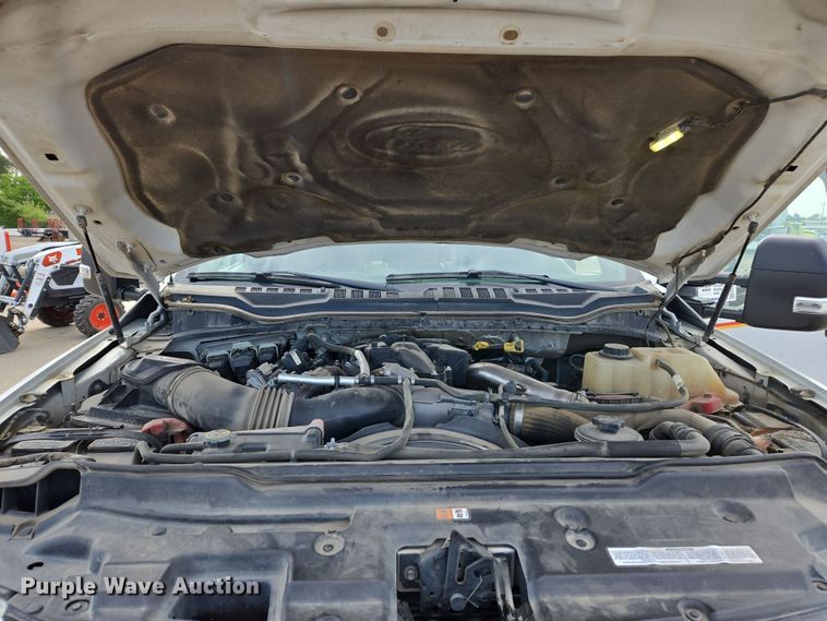 image for item EC0908 2017 Ford F550 flatbed truck