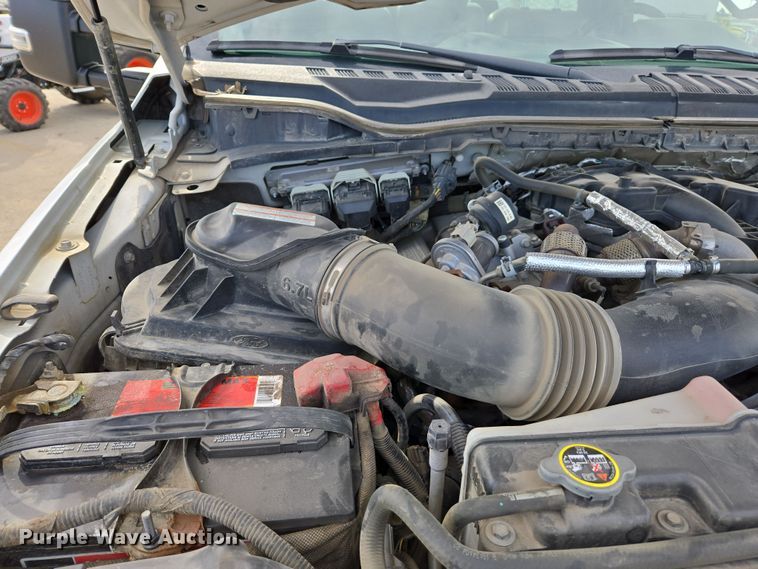 image for item EC0908 2017 Ford F550 flatbed truck