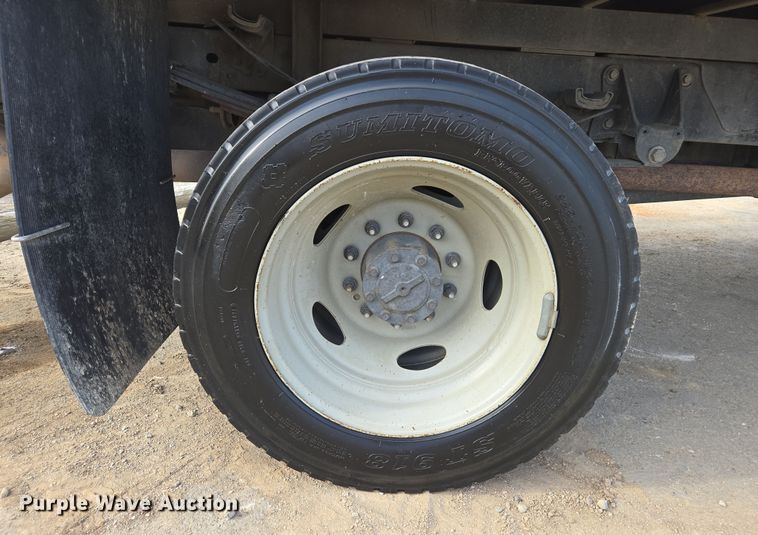 image for item EC0908 2017 Ford F550 flatbed truck