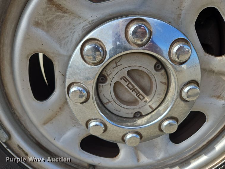 image for item EC0909 2015 Ford F250 Super Duty XL Crew Cab pickup truck