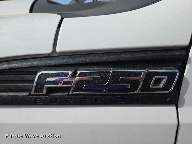 image for item EC0909 2015 Ford F250 Super Duty XL Crew Cab pickup truck