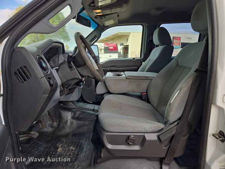 image for item EC0909 2015 Ford F250 Super Duty XL Crew Cab pickup truck