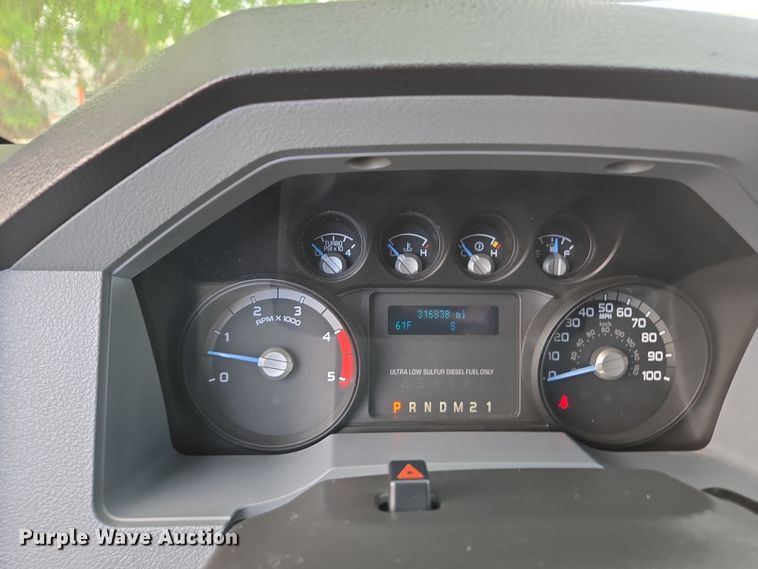 image for item EC0909 2015 Ford F250 Super Duty XL Crew Cab pickup truck