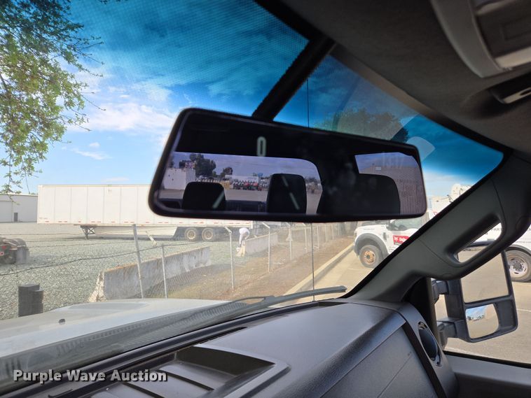 image for item EC0909 2015 Ford F250 Super Duty XL Crew Cab pickup truck