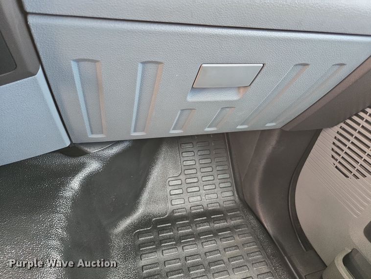 image for item EC0909 2015 Ford F250 Super Duty XL Crew Cab pickup truck