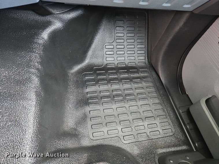 image for item EC0909 2015 Ford F250 Super Duty XL Crew Cab pickup truck