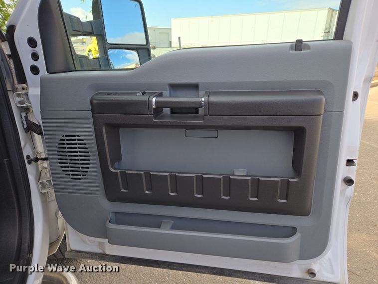 image for item EC0909 2015 Ford F250 Super Duty XL Crew Cab pickup truck