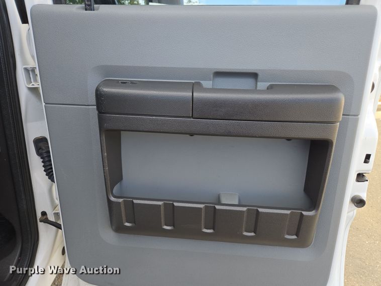 image for item EC0909 2015 Ford F250 Super Duty XL Crew Cab pickup truck