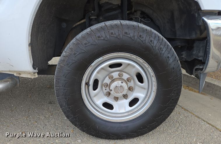 image for item EC0909 2015 Ford F250 Super Duty XL Crew Cab pickup truck