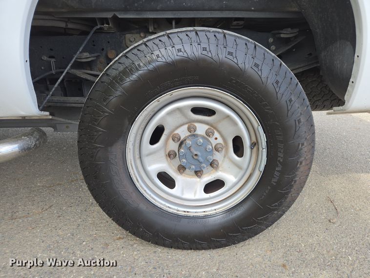 image for item EC0909 2015 Ford F250 Super Duty XL Crew Cab pickup truck