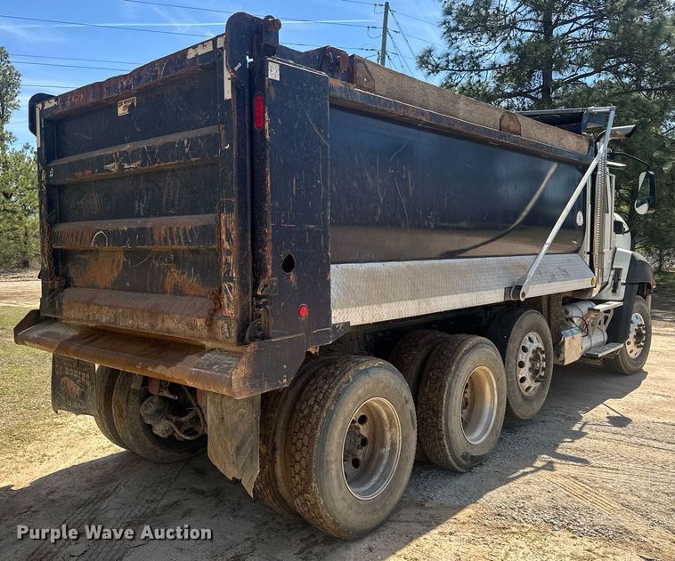 image for item EC3510 2014 Caterpillar CT660 dump truck
