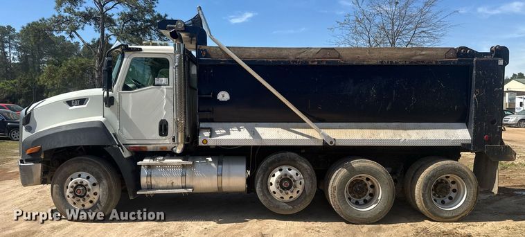 image for item EC3510 2014 Caterpillar CT660 dump truck