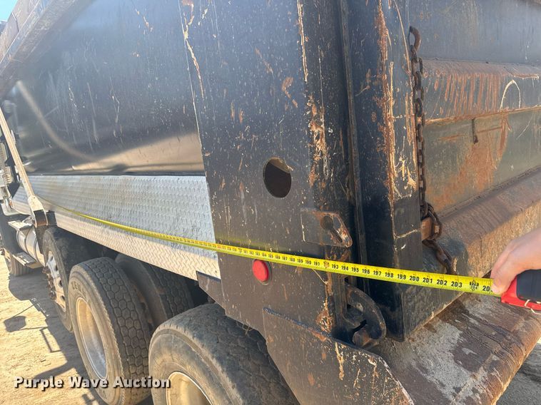 image for item EC3510 2014 Caterpillar CT660 dump truck