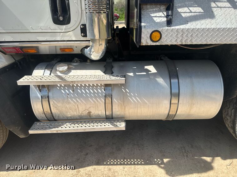 image for item EC3510 2014 Caterpillar CT660 dump truck