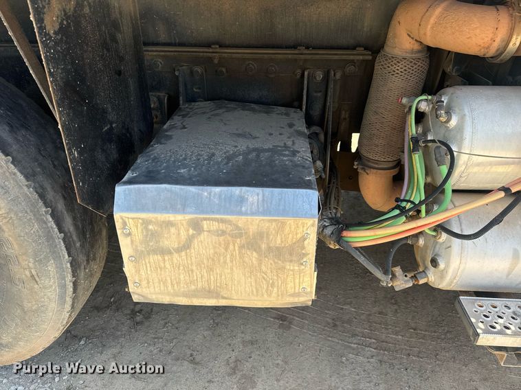 image for item EC3510 2014 Caterpillar CT660 dump truck