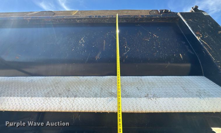 image for item EC3510 2014 Caterpillar CT660 dump truck