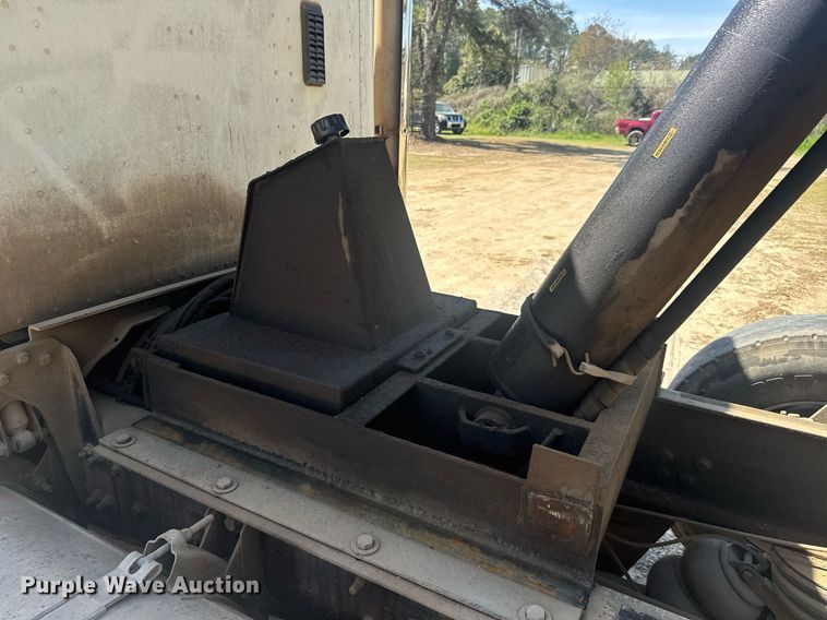 image for item EC3510 2014 Caterpillar CT660 dump truck