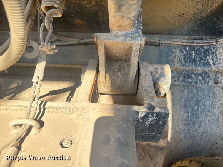 image for item EC3510 2014 Caterpillar CT660 dump truck