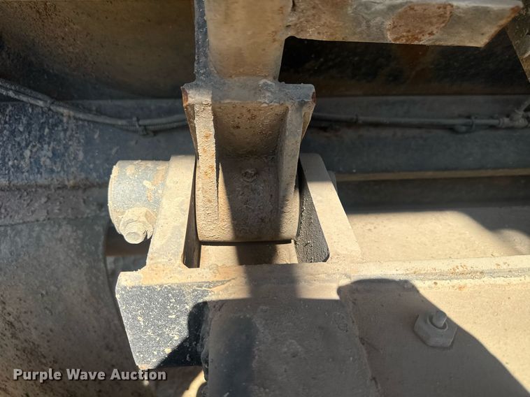 image for item EC3510 2014 Caterpillar CT660 dump truck