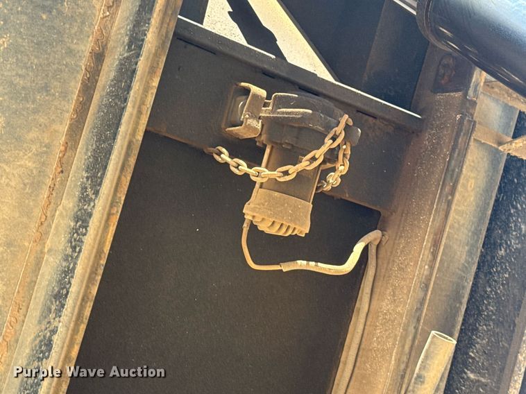 image for item EC3510 2014 Caterpillar CT660 dump truck