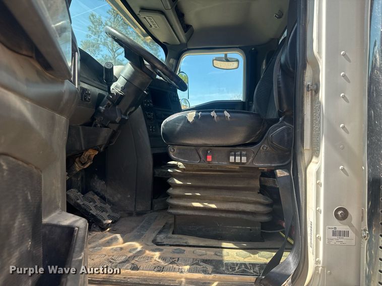 image for item EC3510 2014 Caterpillar CT660 dump truck