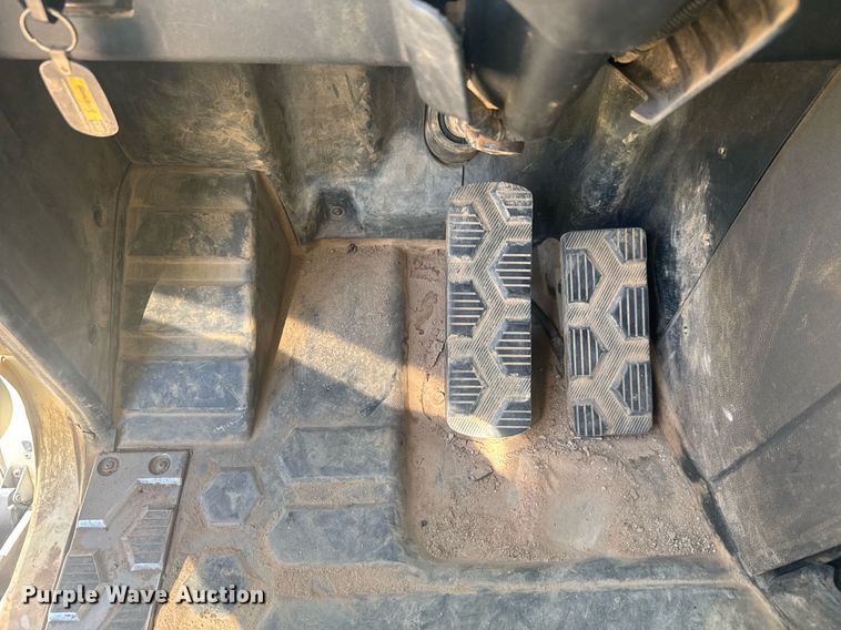 image for item EC3510 2014 Caterpillar CT660 dump truck