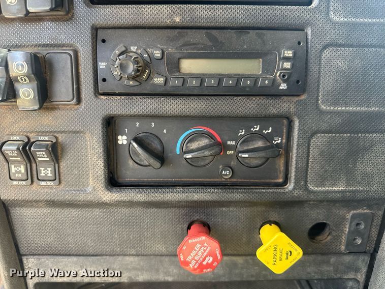 image for item EC3510 2014 Caterpillar CT660 dump truck