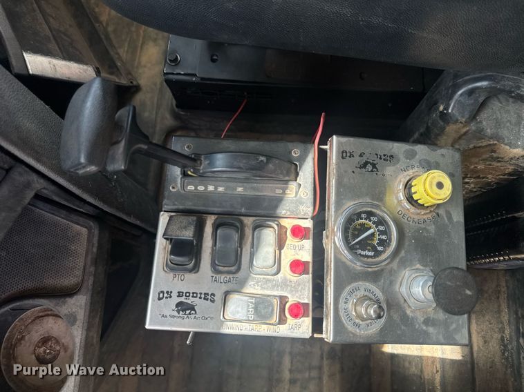 image for item EC3510 2014 Caterpillar CT660 dump truck