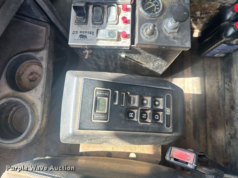 image for item EC3510 2014 Caterpillar CT660 dump truck