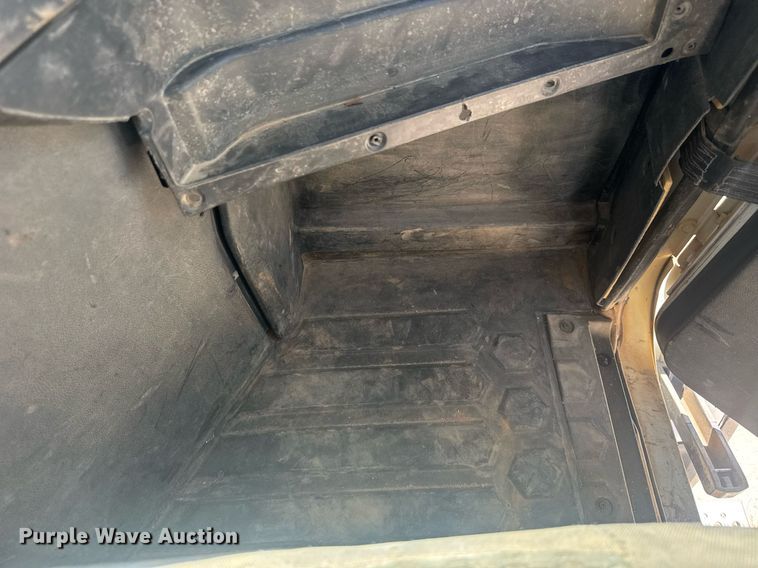 image for item EC3510 2014 Caterpillar CT660 dump truck