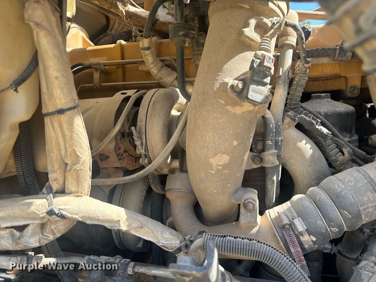 image for item EC3510 2014 Caterpillar CT660 dump truck