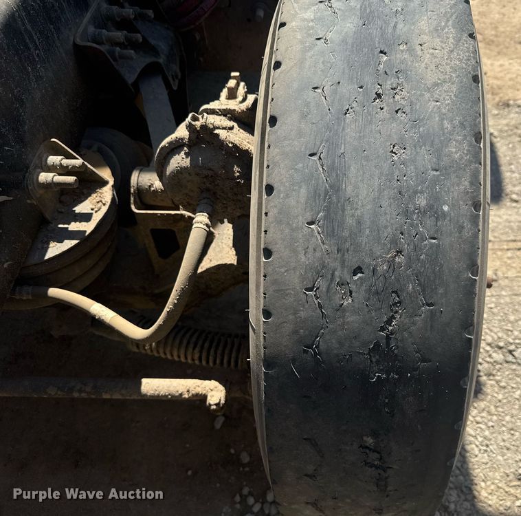 image for item EC3510 2014 Caterpillar CT660 dump truck